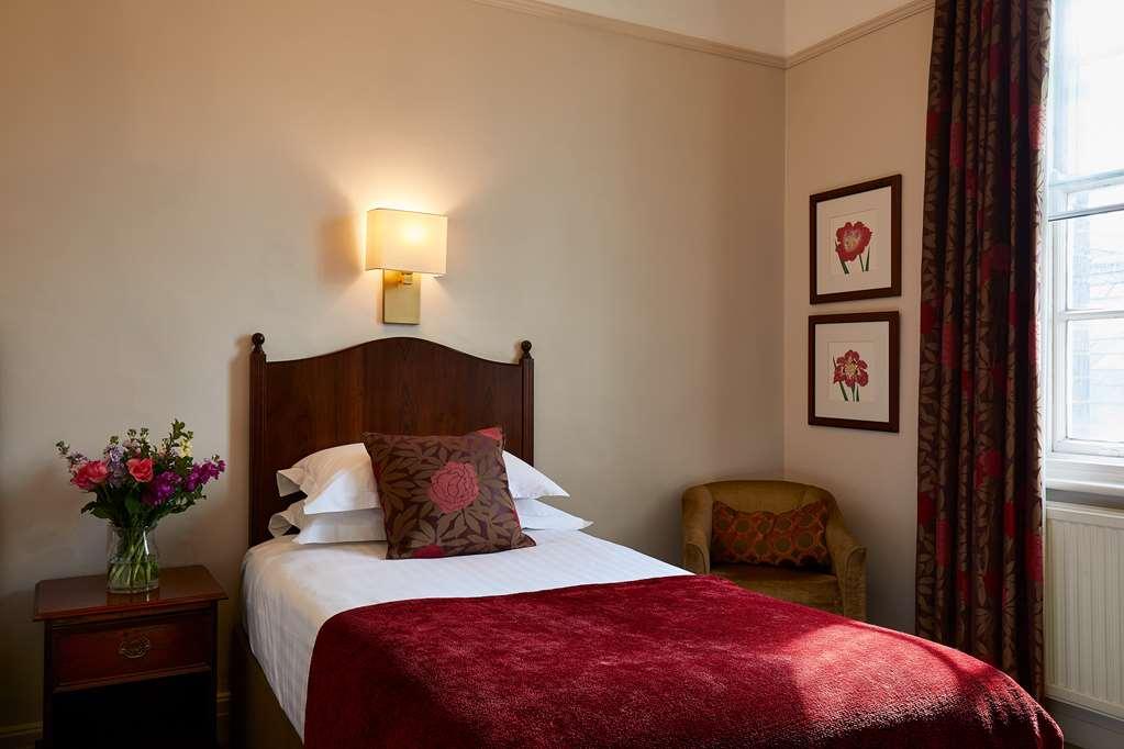 Macdonald Kilhey Court Hotel Wigan Room photo