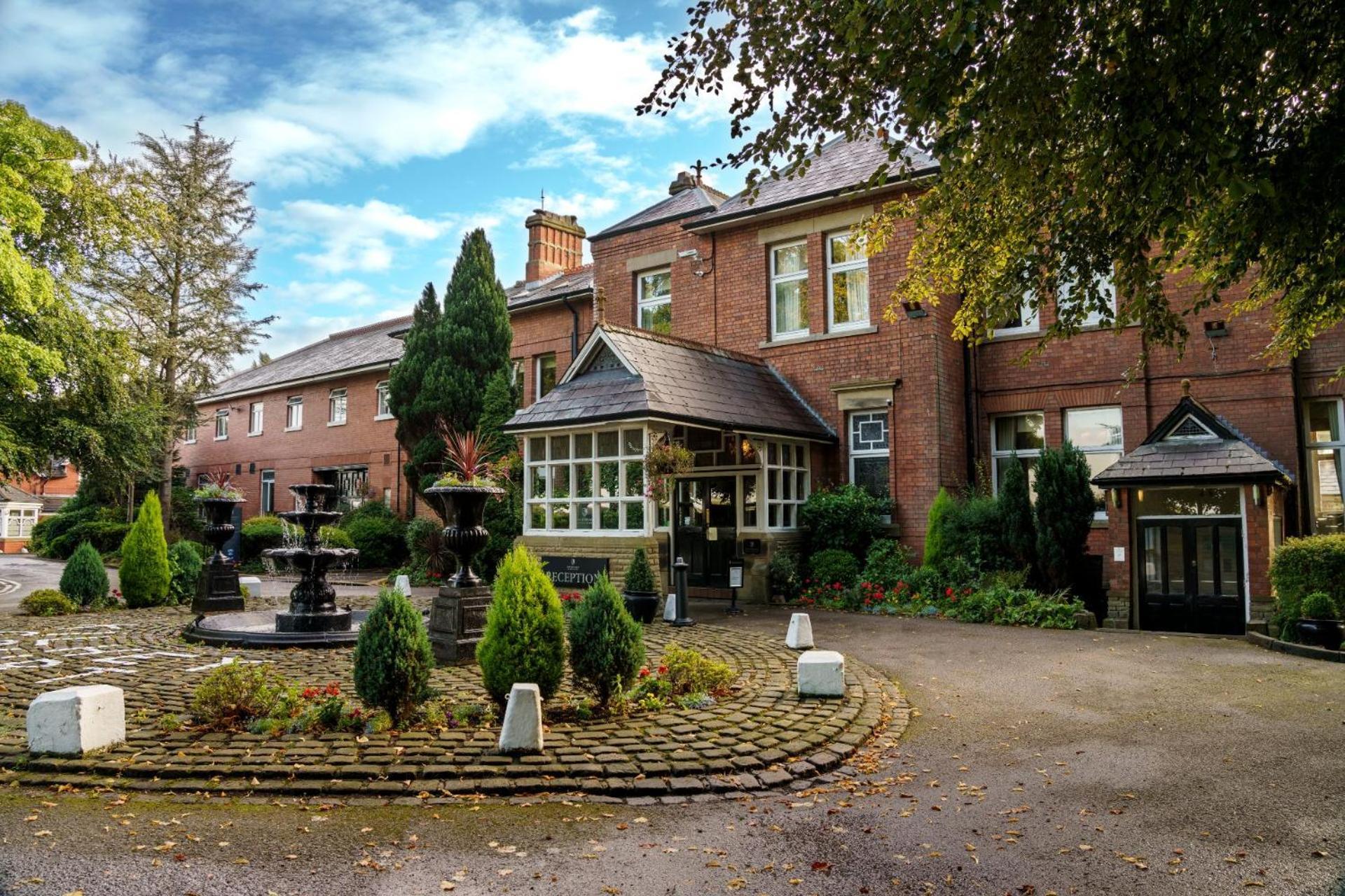 Macdonald Kilhey Court Hotel Wigan Exterior photo